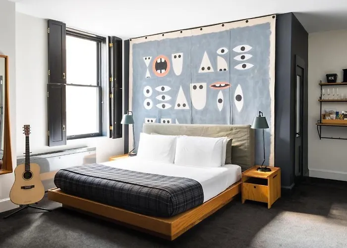 Discovering the Best Accommodations in Manhattan: Luxurious Hotels and Charming Boutiques