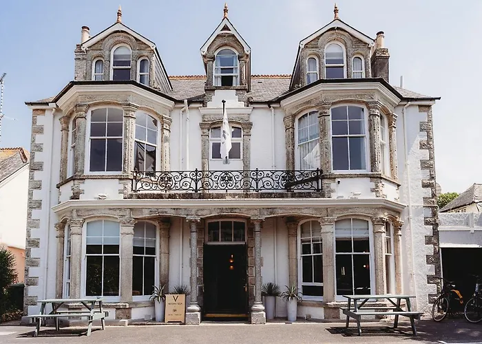 Hotels Near Truro Station: Find the Perfect Accommodation for Your Trip to Truro