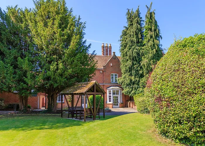 Experience Luxury and Comfort at Country House Hotels in Stratford-upon-Avon
