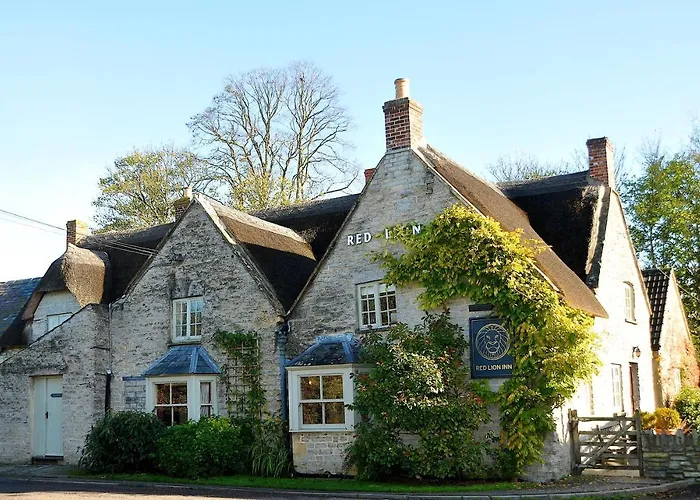 Pet Friendly Hotels in Glastonbury - Find the Perfect Accommodation for You and Your Furry Friend