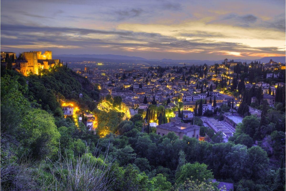 Visit Granada; 25 activities and leisure